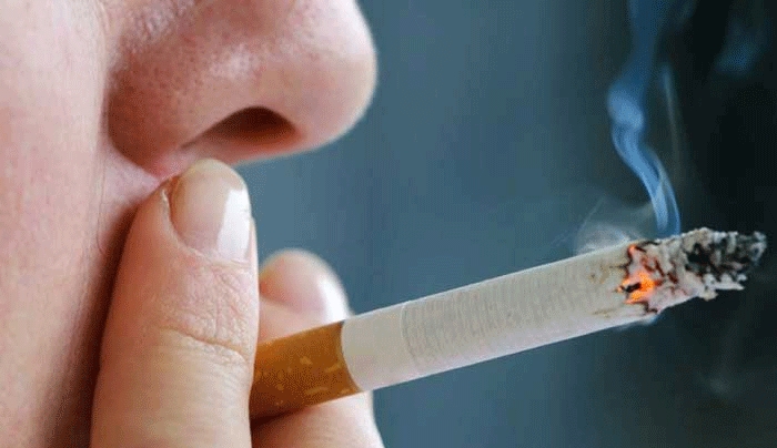 Νέος αντικαπνιστικός νόμος: Θα καπνίζουμε στις ταβέρνες με... ωράριο