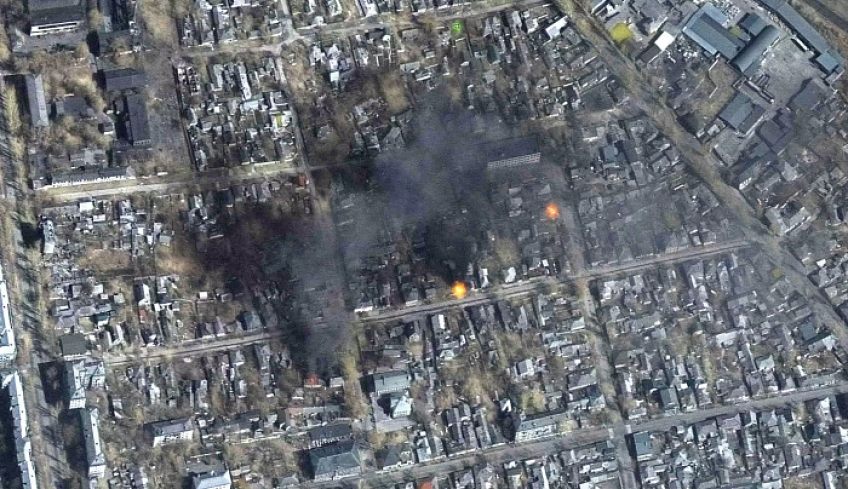 Πόλεμος στην Ουκρανία: Για 20.000 θύματα κάνει λόγο ο δήμος Μαριούπολης – Φωτιές και ερείπια δείχνουν νέες δορυφορικές εικόνες