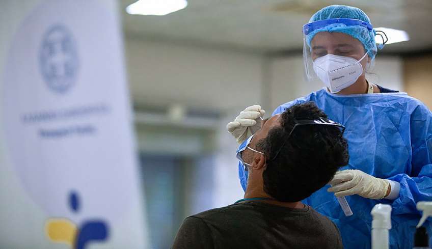 Κορωνοϊός: Υποχρεωτικό το rapid test μέχρι τον Μάρτιο για τους ανεμβολίαστους εργαζόμενους