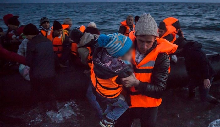 ΥΓΡΟΣ ΤΑΦΟΣ: Νέα τραγωδία στο Αιγαίο: 26 πρόσφυγες νεκροί, ανάμεσά τους 10 παιδιά-ΒΙΝΤΕΟ