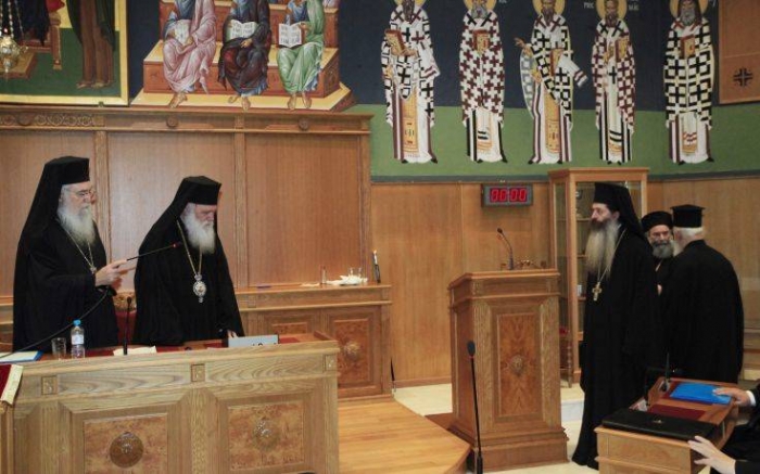 Κορονοϊός: Η Ιερά Σύνοδος αποφάσισε να αναβληθούν οι καθημερινές λειτουργίες
