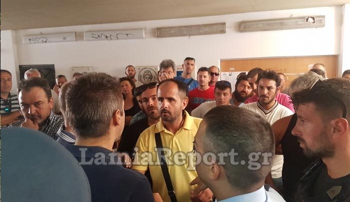Επεισοδιακό συμβούλιο για τα σκουπίδια στη Λαμία: Ματ, ένταση, συλλήψεις [εικόνες &amp; βίντεο]