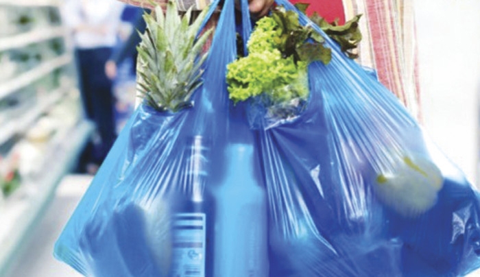 Το τέλος πλαστικής σακούλας μόνον από τα σούπερ μάρκετ απέφερε στο Δημόσιο 4 εκατ.