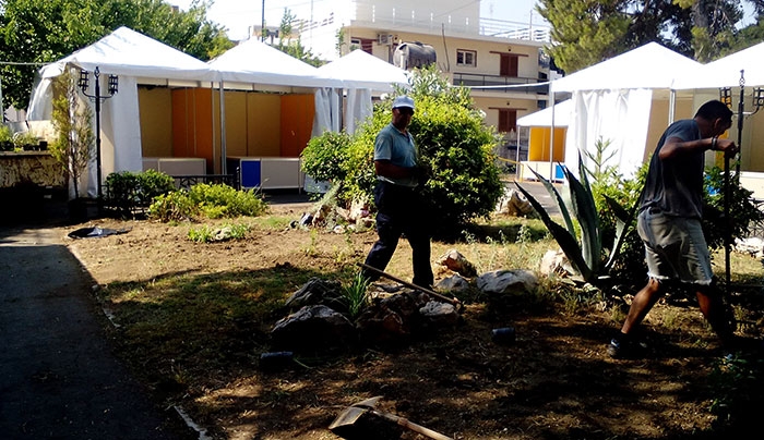 Εργασίες καθαρισμού  και ανάπλασης του κήπου στις εγκαταστάσεις της 50ης Πανελλήνιας Έκθεσης Χειροτεχνίας  &amp;Αγροτικής  Οικονομίας Κρεμαστής