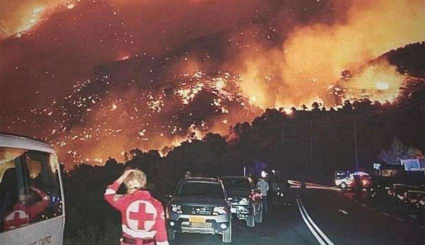 Aνεξέλεγκτη φωτιά στο Ρέθυμνο: Τεράστιο το μέτωπο της πυρκαγιάς – Εκκενώθηκαν έξι οικισμοί