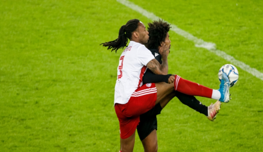 Super league: Χωρίς αντίπαλο Ολυμπιακός και ΠΑΟΚ – 5-0 οι «ερυθρόλευκοι», 3-0 οι «ασπρόμαυροι»
