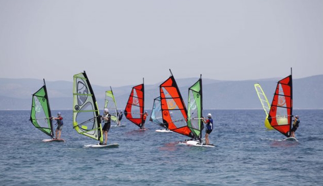 Μαθήματα Windsurf & Kite