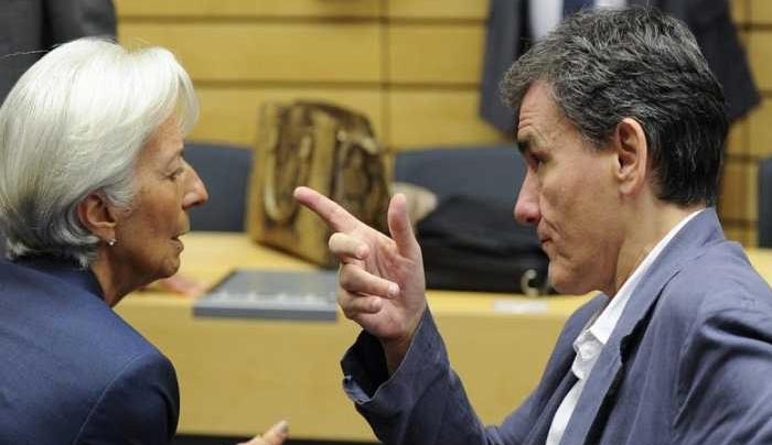 «Άτακτη» υποχώρηση της κυβέρνησης με «θύματα» χαμηλόμισθους και τους χαμηλοσυνταξιούχους