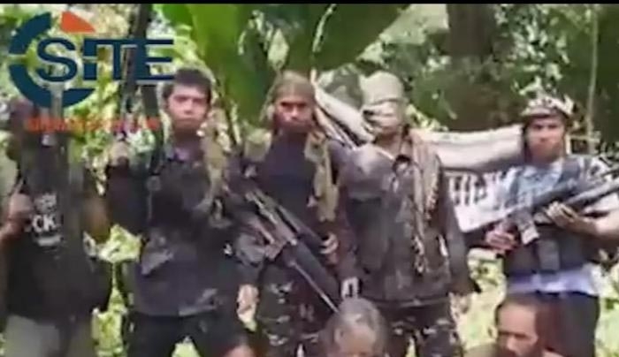 Όμηροι των τζιχαντιστών στις Φιλιππίνες εκλιπαρούν για τη ζωή τους-ΒΙΝΤΕΟ