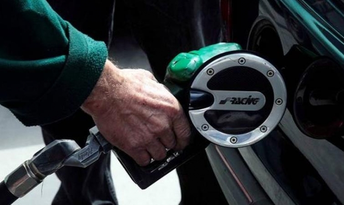 Έρχονται νέες αυξήσεις «σοκ» στη τιμή της βενζίνης - «Χαράτσι» για τέλη κυκλοφορίας