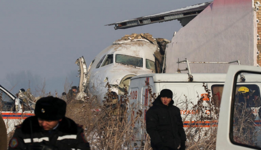 Αεροπορική τραγωδία στο Καζακστάν με 14 νεκρούς – Παιδιά ανάμεσα στους τραυματίες - Έπεσε σε κατοικημένη περιοχή