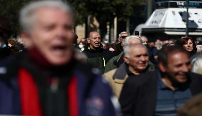 Αύξηση ή νέο επίδομα για τους συνταξιούχους μέχρι τα Χριστούγεννα
