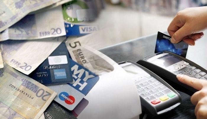 Πλαστικό χρήμα: Πώς η κυβέρνηση σκοπεύει να αλλάξει τις καθημερινές δοσοληψίες