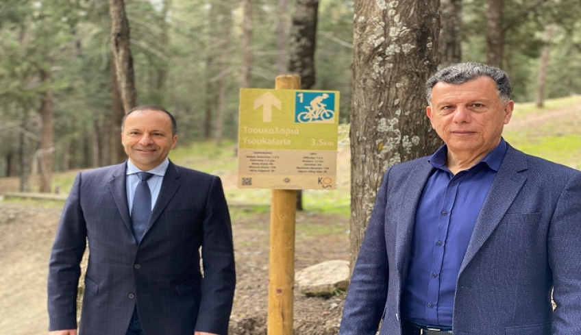 Τοποθετήθηκαν πινακίδες για τις ποδηλατικές διαδρομές στο δάσος της Τσουκαλαριάς.