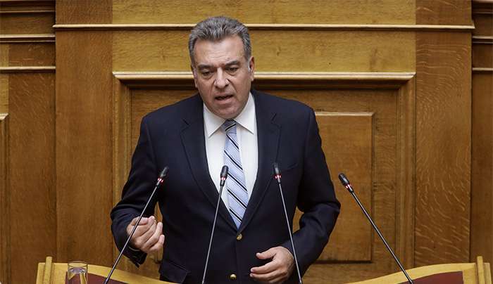 ΜΑΝΟΣ ΚΟΝΣΟΛΑΣ: «Προτάσεις για τη στήριξη των μελισσοκόμων στα νησιά»