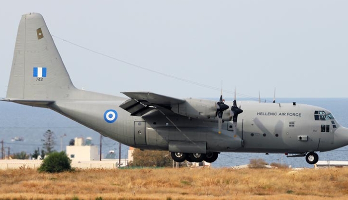 Αερομεταφορά στρατιώτη με αεροσκάφος της ΠΑ από τη Λήμνο στη Θεσσαλονίκη