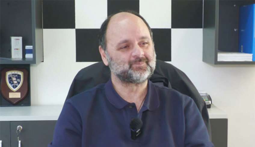 Μανώλης Κίνας: Αναβαθμίζεται ο στόλος των ταξί , με νέα πολυθέσια!