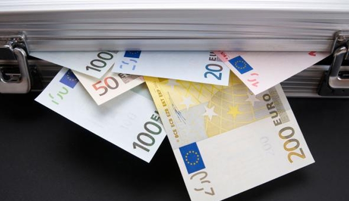 Αντί να "γεμίσει" τα ΑΤΜ έκλεψε 540.000 ευρώ
