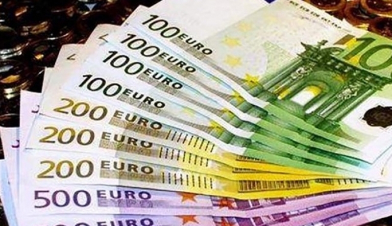 Σε λίστες ελέγχου όλοι όσοι κάνουν συναλλαγές πάνω από 1.000 ευρώ