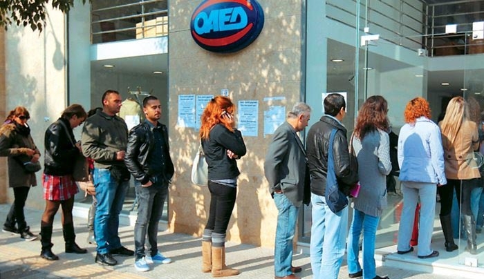 Μπαίνουν τα επιδόματα και το δώρο Χριστουγέννων του ΟΑΕΔ