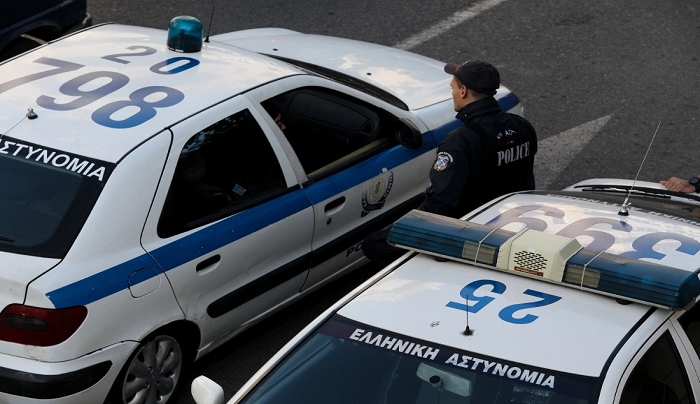 Ληστεία με πυροβολισμούς σε γνωστό επιχειρηματία στο Κορωπί – Άρπαξαν 120.000 ευρώ