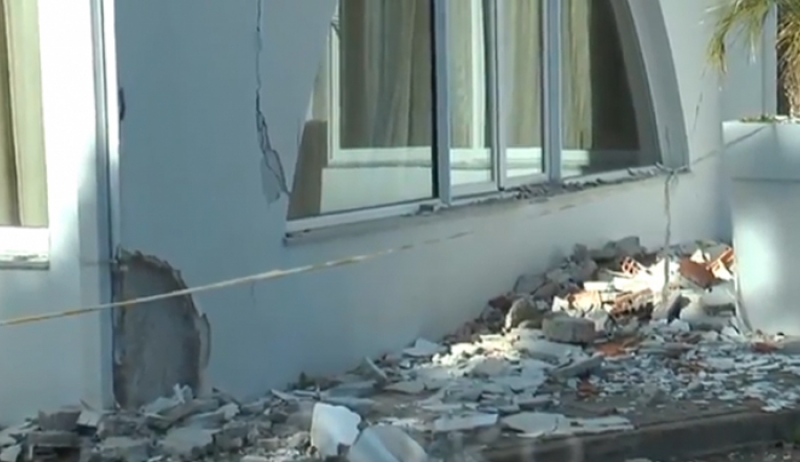 ΒΙΝΤΕΟ: ΑΥΤΟΨΙΑ στα ξενοδοχεία που επλήγησαν από το σεισμό – Κλιμάκιο της ΔΑΕΦΚ με τον καθηγητή Π. Καρύδη στην Κω