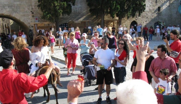 Κως: Ανακάμπτει σε κίνηση, με ζημιά στις εισπράξεις - Αναταράξεις στον τουρισμό