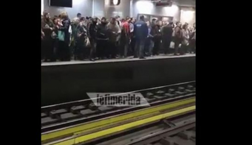 Μετρό: Ανεξήγητες καθυστερήσεις, ουρές &amp; οργή -«Ας τα κάνουν ιδιωτικά να τελειώνουμε!»