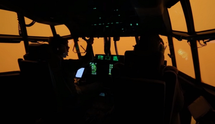 Βίντεο: Στην Αυστραλία ο ουρανός φλέγεται - Εικόνες από το cockpit αεροπλάνου