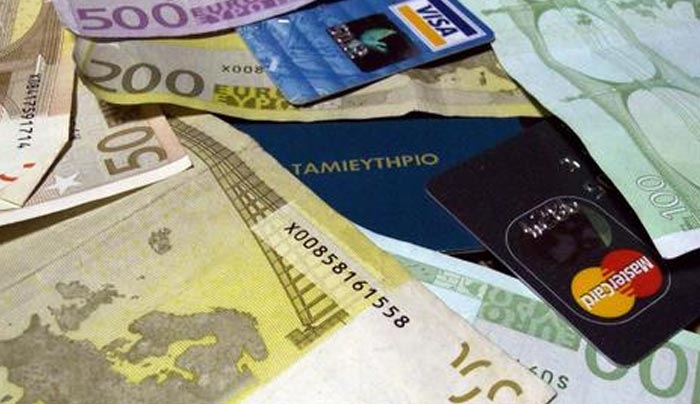 Ολες οι ανατροπές με το «πλαστικό» χρήμα - Πώς θα ψωνίζουμε, τι θα ισχύει για το αφορολόγητο