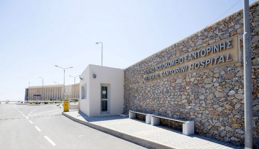Ποια καλαμαράκια στη Μύκονο; Καναδός τουρίστας πλήρωσε 590 ευρώ για απλές αιματολογικές εξετάσεις στη Σαντορίνη!