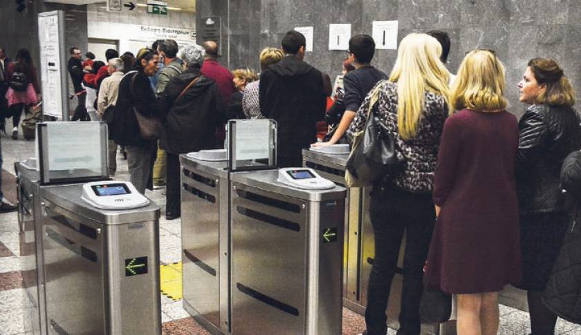 Ταλαιπωρία, ουρές και καθυστερήσεις δρομολογίων στο Μετρό