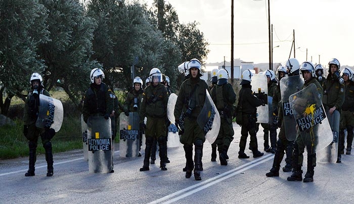 Αστυνομικοί των ΜΑΤ στο bloko.gr: "Είμαστε μόνοι μας..."