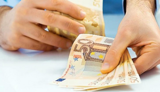Υπάλληλος του δημοσίου λάμβανε δύο μισθούς επί 13 χρόνια