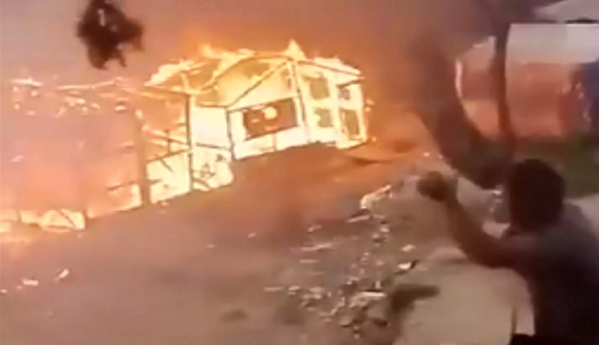 Σάμος: Βίντεο από φωτιά σε καταυλισμό προσφύγων – Δεκάδες άστεγοι