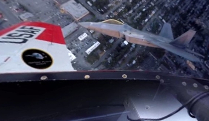Συγκλονιστικό: 360° μέσα απο ενα κόκπιτ πολεμικού αεροσκάφους! ΒΙΝΤΕΟ