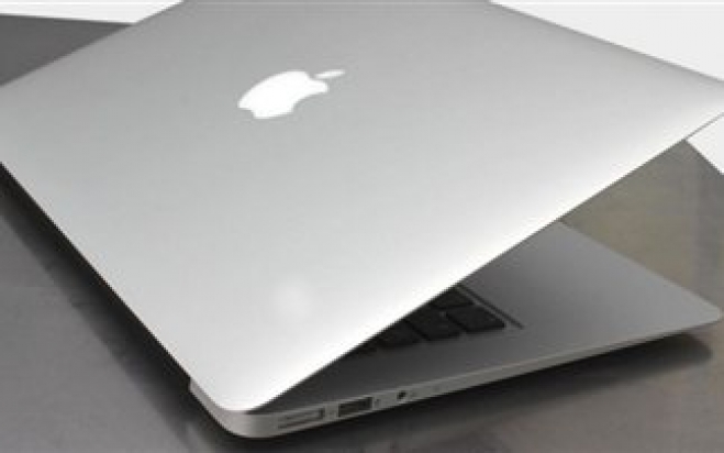 Καθυστερεί το ανασχεδιασμένο MacBook Retina