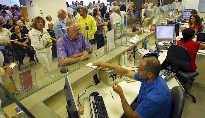 Μερικώς «ακατάσχετος» μόνο ο επιχειρηματικός λογαριασμός
