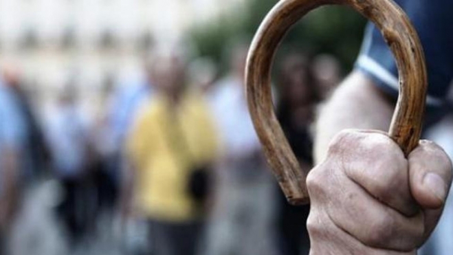 «Ψαλίδι» σε… δόσεις στις επικουρικές συντάξεις