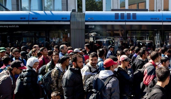 ΕΚΤΙΜΗΣΕΙΣ ΤΟΥ ΒΕΡΟΛΙΝΟΥ Ένας στους τρεις που δηλώνει Σύρος, δεν είναι...