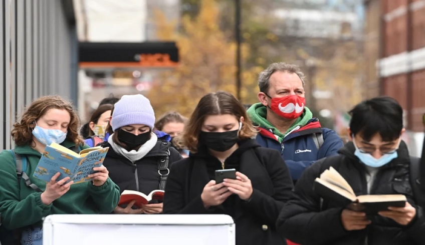 Νέο SOS για τη μετάλλαξη Όμικρον, «βρίσκεται παντού» λέει ο ΠΟΥ - Τα συμπτώματα και η αποτελεσματικότητα των εμβολίων