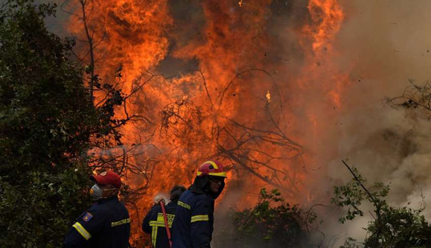 Φωτιά στη Βαρυμπόμπη: Ύποπτοι 107 αξιωματικοί της Πυροσβεστικής – Εντονη αντίδραση από το Π.Σ.