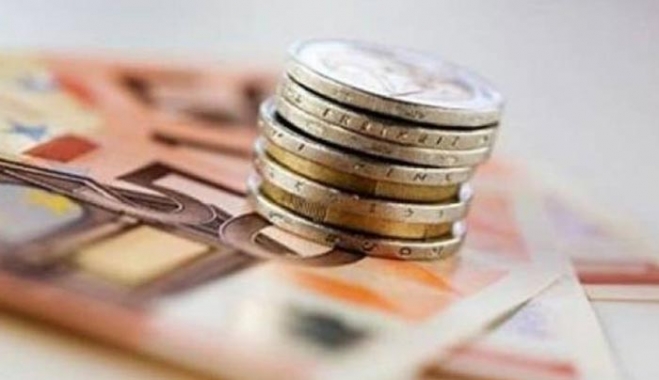 Είστε άνεργος; Δείτε πώς θα πάρετε 2.600 ευρώ