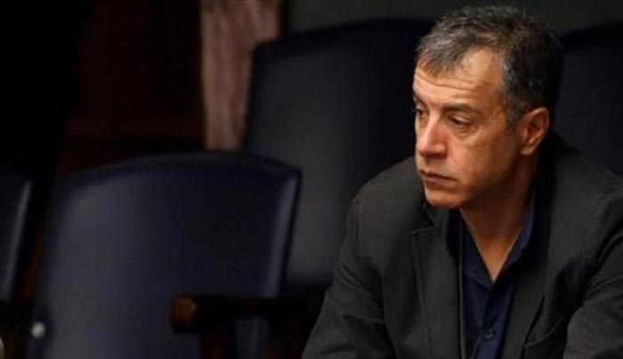 «Φλερτάρει» με υποψηφιότητα για την ηγεσία της ΔΗΣΥ ο Στ. Θεοδωράκης