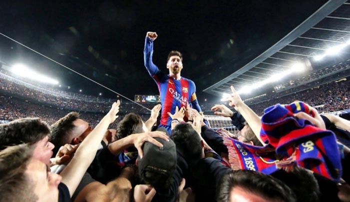 Mes que un club! Το θαύμα και η υπόκλιση στη Μπαρτσελόνα – Απίστευτοι πανηγυρισμοί μέσα κι έξω από το γήπεδο μετά την επική ανατροπή επί της Παρί
