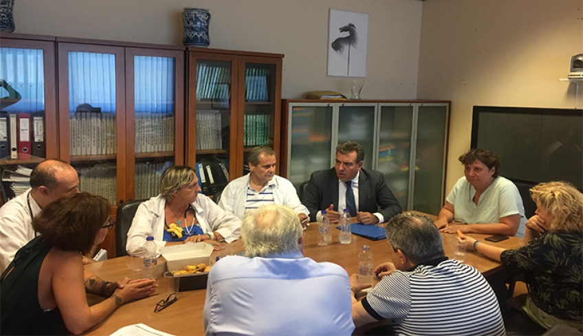 ΜΑΝΟΣ ΚΟΝΣΟΛΑΣ: «Πολύ πιο σοβαρά τα προβλήματα υποστελέχωσης του νοσοκομείου της Ρόδου-Συνάντηση Εργασίας του Υφυπουργού Τουρισμού στο Νοσοκομείο»