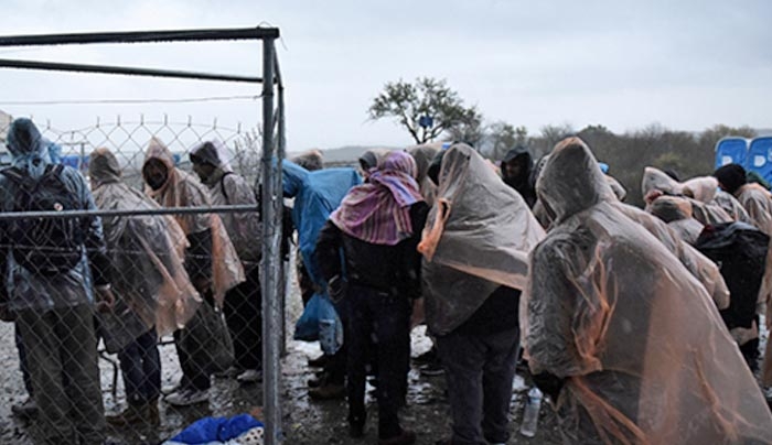 Η ΠΓΔΜ ξεκίνησε την ανέγερση μεταλλικού φράχτη στα σύνορα με την Ελλάδα