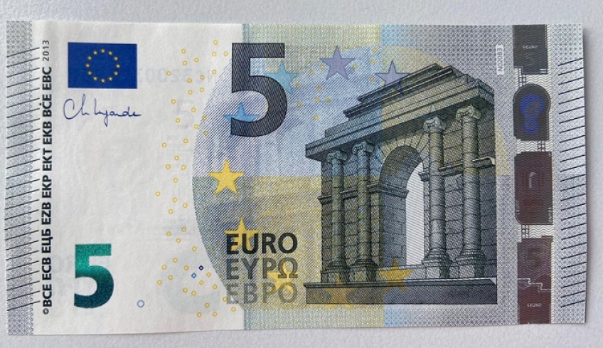Νέα χαρτονομίσματα 5 και 10 ευρώ με την υπογραφή Λαγκάρντ