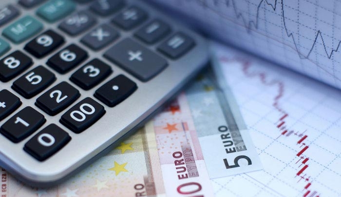 Τι εισφορές θα πληρώσουν ελεύθεροι επαγγελματίες και επιστήμονες - Ολα τα σενάρια που εξετάζονται
