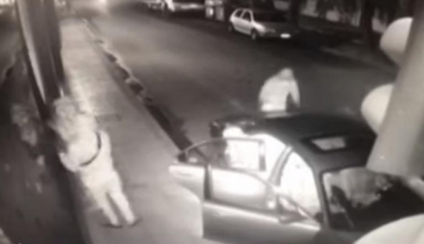 Χρυσές δουλειές για την σπείρα που “μπούκαρε” με αυτοκίνητα σε μαγαζιά